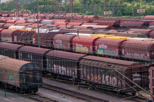 Auch im Güterverkehr ist eine Verlagerung auf die Schiene dringend geboten! Quelle: pixabay.com