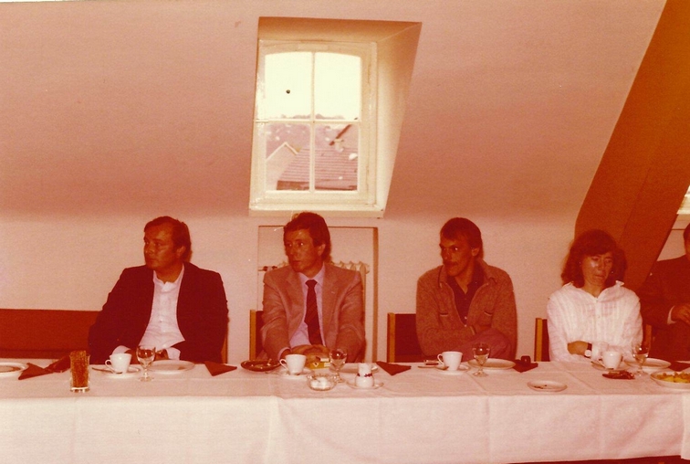 Von links: Hr. Kowolik (tödl. verunglückt), Hr. Langenhoff, Hr. Terörde, Fr. Mönckehuis. Quelle: Fotoalbum Cebulla Von links: Hr. Kowolik (tödl. verunglückt), Hr. Langenhoff, Hr. Terörde, Fr. Mönckehuis. Quelle: Fotoalbum Cebulla