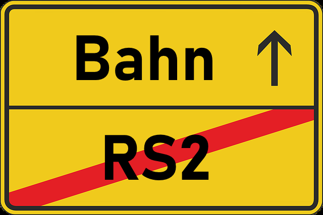 Die für die Zukunft und im Zuge der Verkehrswende dringend benötigte Bahntrasse darf nicht leichtfertig für den RS2 geopfert werden. Quelle: www.pixabay.com/Sabine Kroschel 