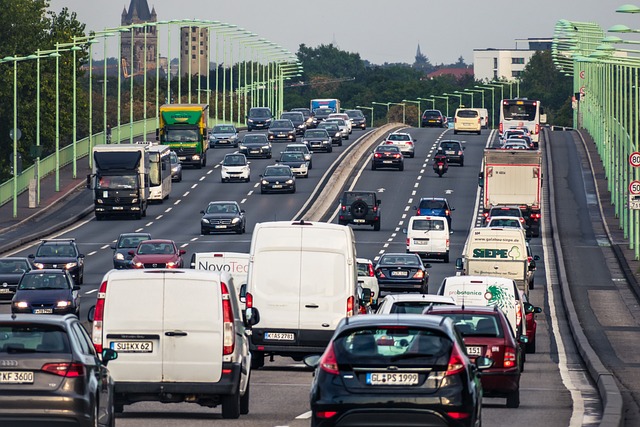 Zukunft der Mobilität - Wie entwickelt sich der Verkehr auf Straße und Schiene?