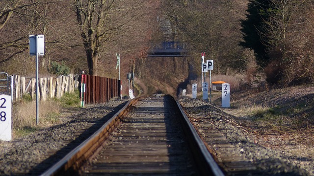 VDV / Allianz pro Schiene: Zu viele stillgelegte Strecken warten noch auf ihre Reaktivierung! Quelle: www.pixabay.com / Nebenbahn-Christian Bigge 