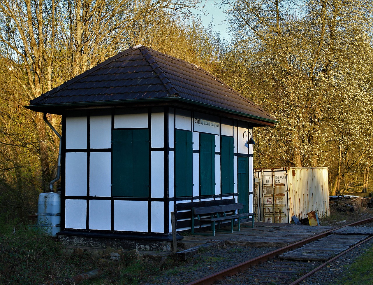 Streckenstillegungen in der Region - besonders in Westfalen. Quelle: www.pixabay.com /Carola68